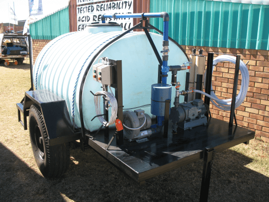 Mobile compost tea system for commercial farming